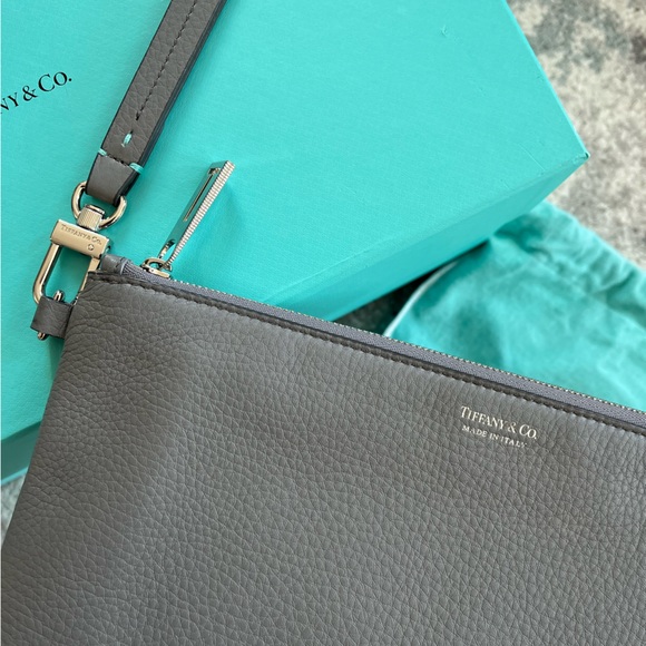 Tiffany & Co leather zip clutch - Picture 4 of 9